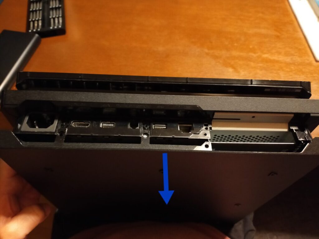 下面カバー取り外し